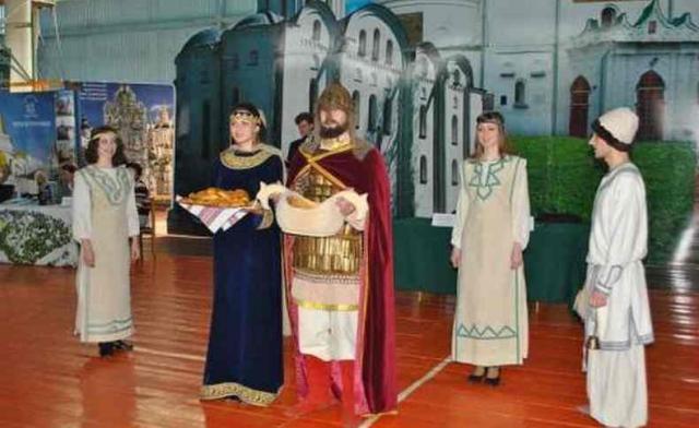 ТАК ЖИВУТЬ СОСНИЦЬКІ ДОВЖЕНКІВЦІ (005.jpg)