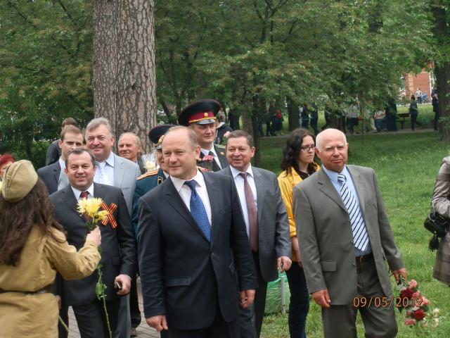 Вшановуючи ветеранів (P5091203.JPG)